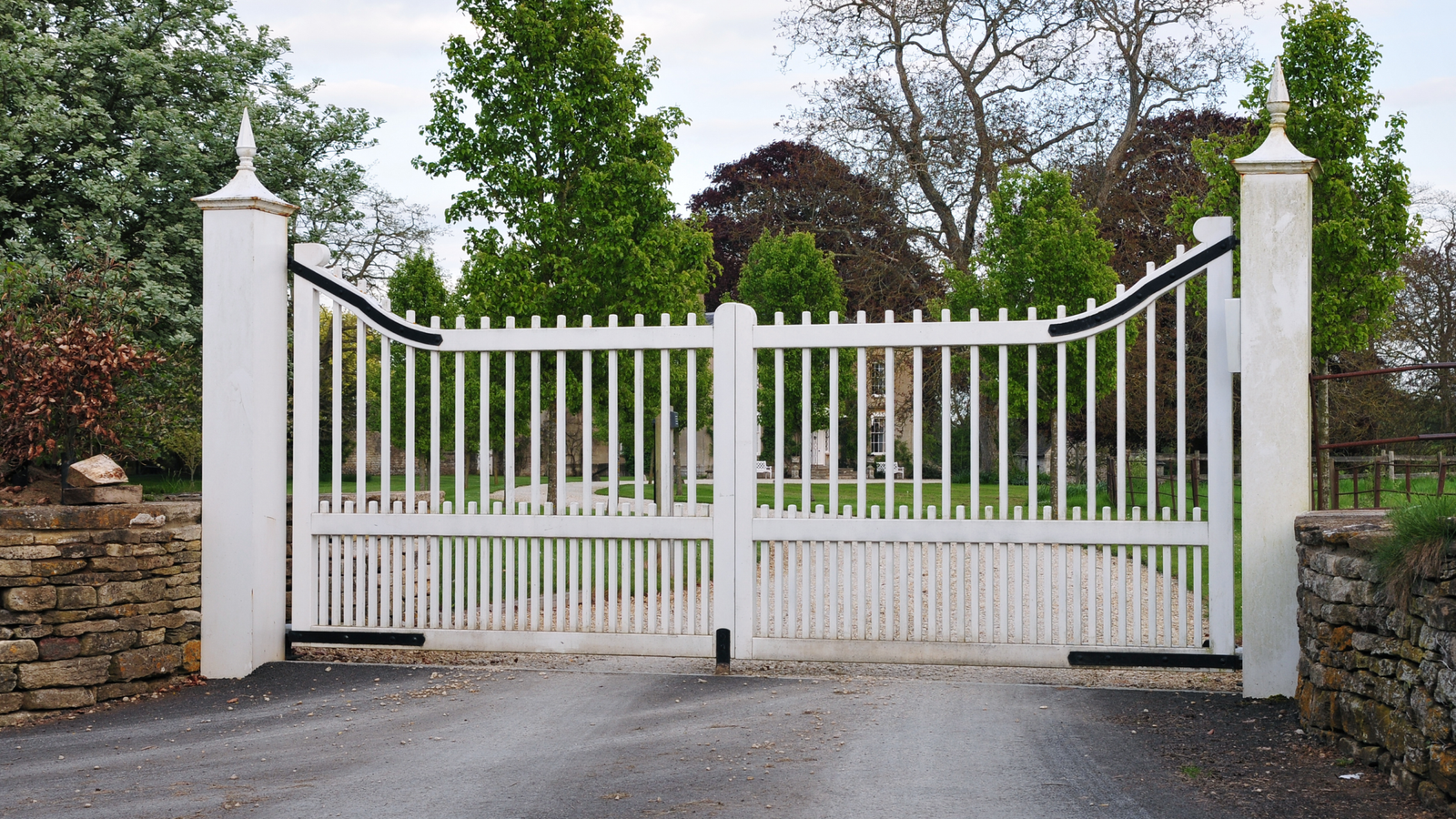 7 Types Of Driveway Gates To Boost Security And Curb Appeal